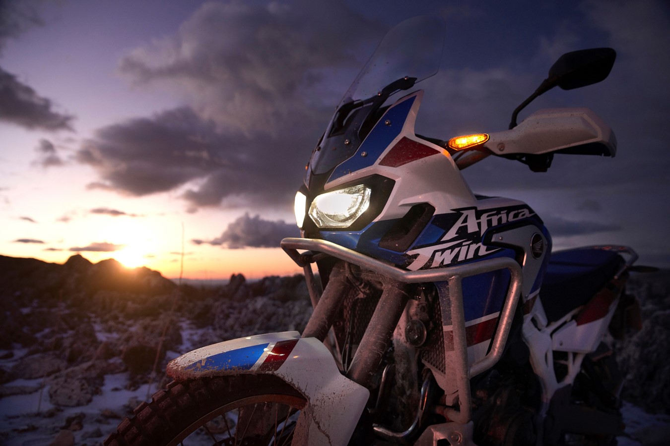 Moto África Twin Adveture Sports Farol e Lama