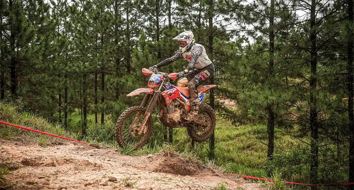 Alexandre Valadares no Honda Racing Brasileiros Enduro 24