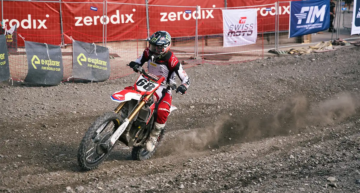 Tosha Schareina na Copa do Mundo de Motos Elétricas