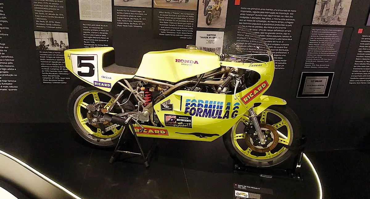 Motocicleta Honda Fórmula G
