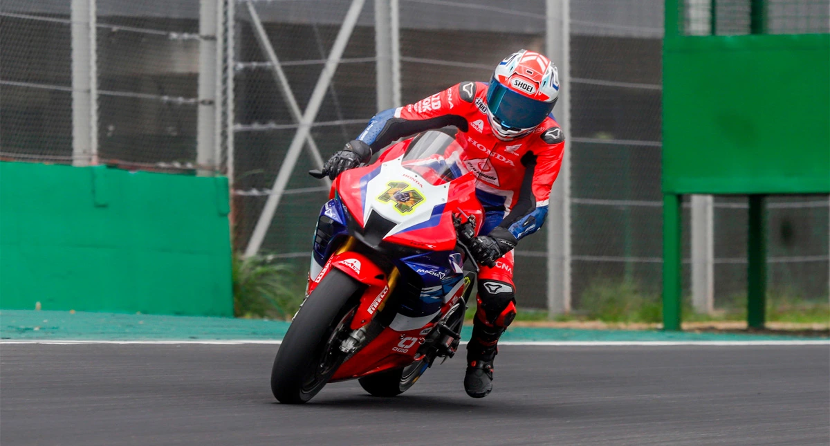 Piloto Joao Carneiro na Copa Pro Honda CBR 650R
