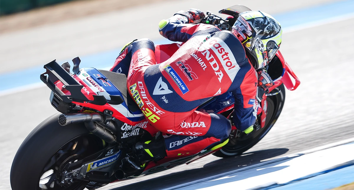 Piloto Joan Mir testando a Honda RC 213V durante os treinos na Tailândia 2025