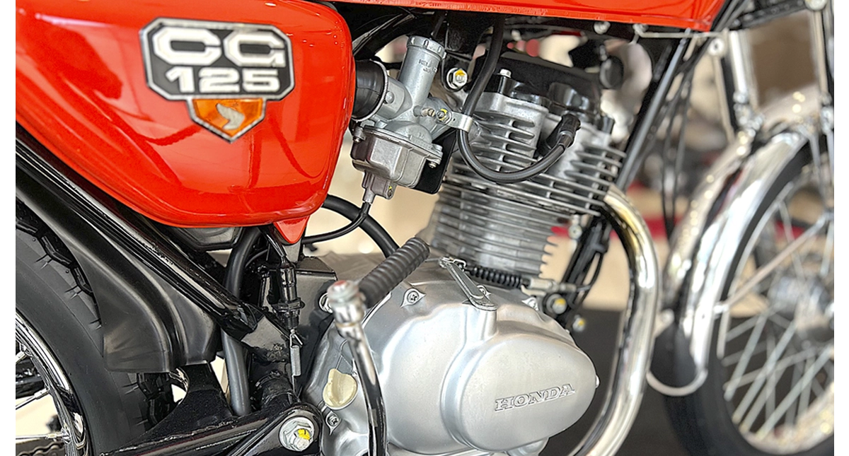 close-up do motor de uma moto Honda CG 125