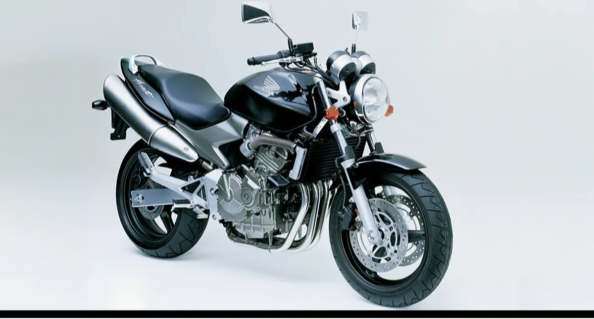 Honda-CB-600F-Hornet-preta
