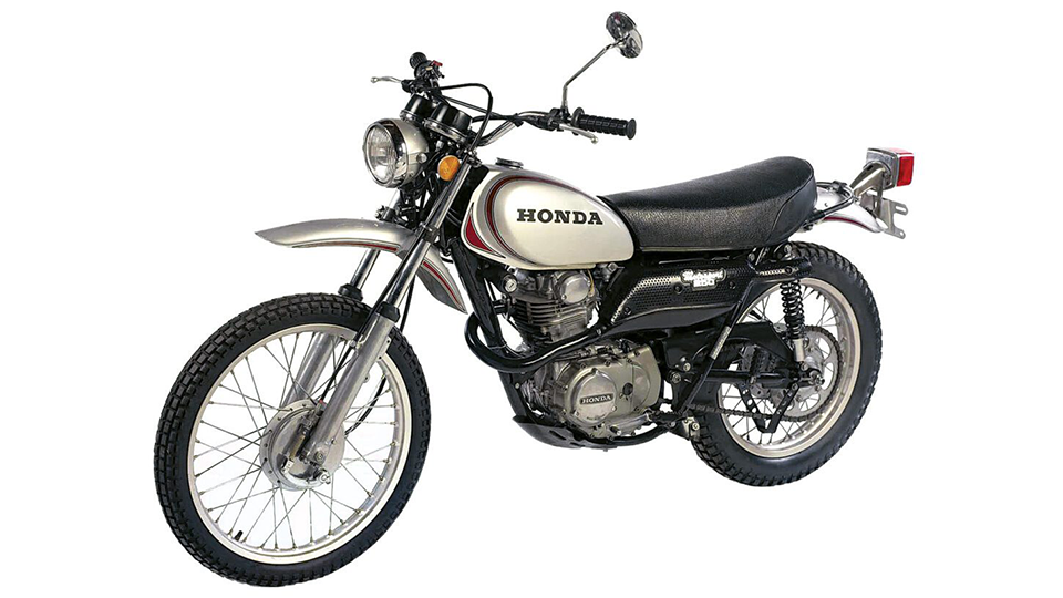Honda clássica apresentada pelo lado esquerdo
